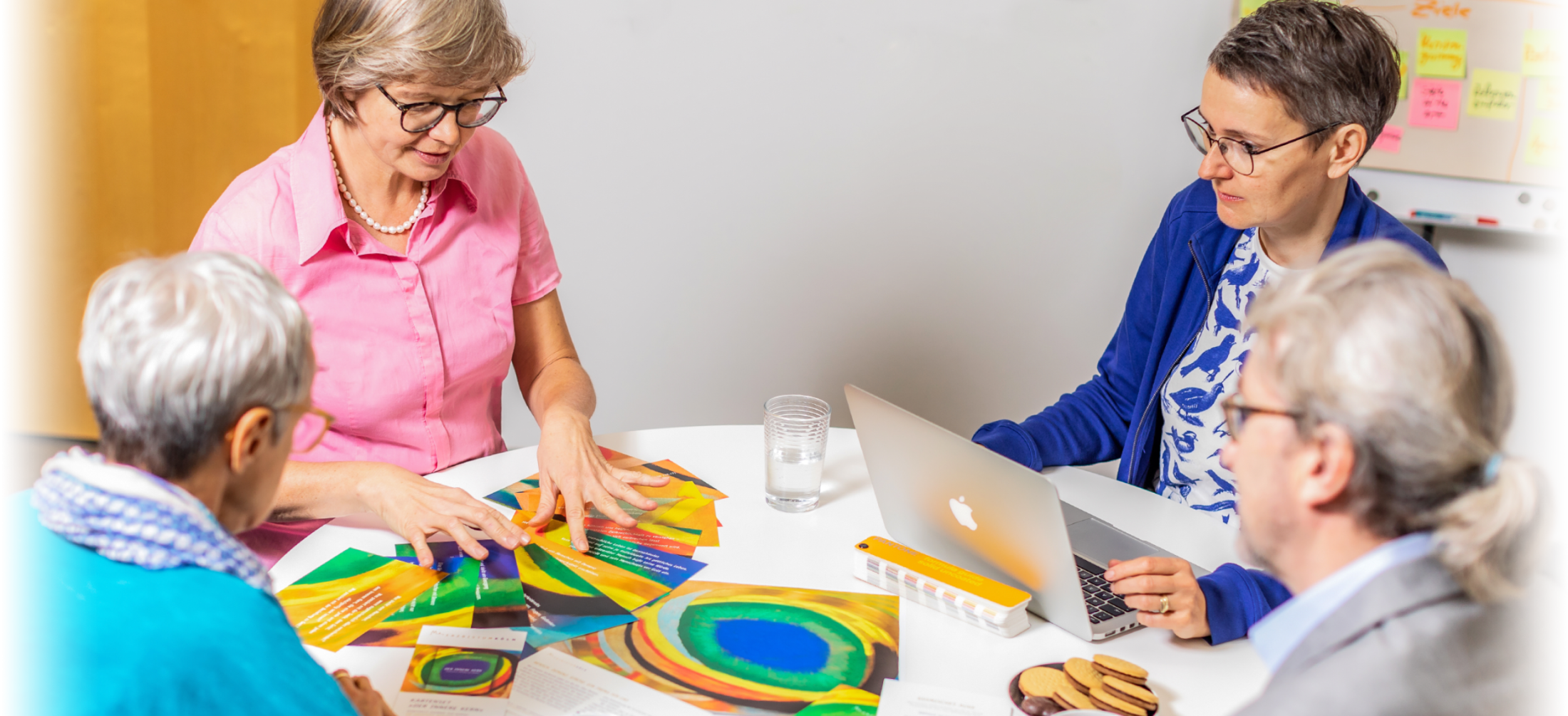 Sibylle Kamphuis und Susanne Kosub im Kundengespräch